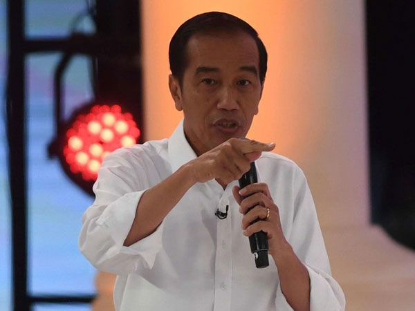 Jokowi Tepis Tudingan Pakai Earpiece Saat Debat Kedua Pilpres 2019