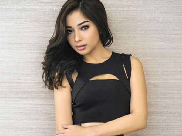 Gandeng Mesra Seorang Pria, Inikah Pacar Baru Nikita Willy?