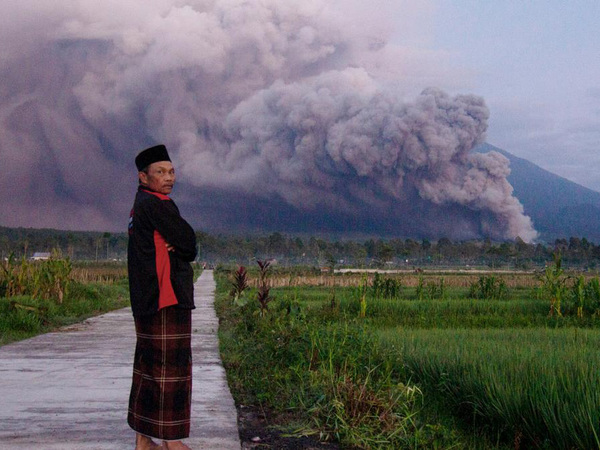 Jepang Waspada Tsunami Saat Gunung Semeru Erupsi