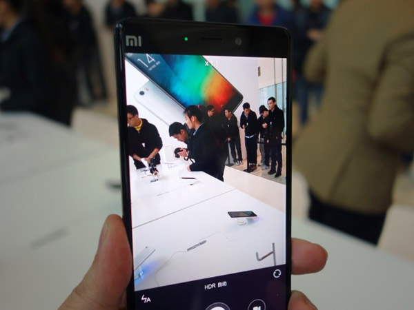 Xiaomi Tunda Perilisan Smartphone Terbarunya Gara-gara Samsung?