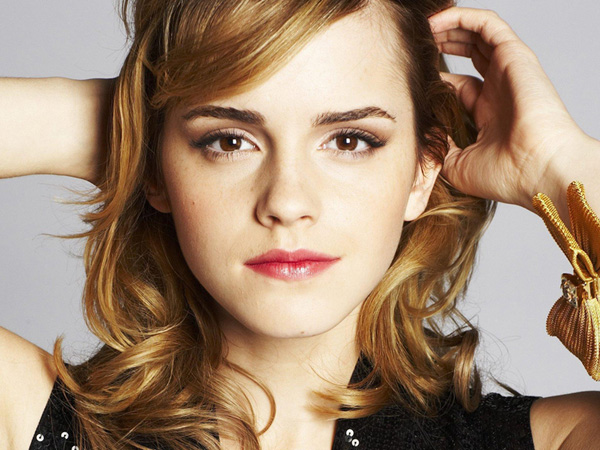 Perankan Belle, Kemampuan Bernyanyi Emma Watson Diragukan Di ‘Beauty And The Beast’?