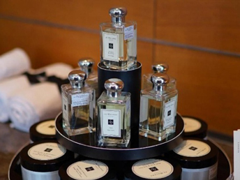 Tips Pakai Parfum Agar Awet Seharian dari Bos Jo Malone London