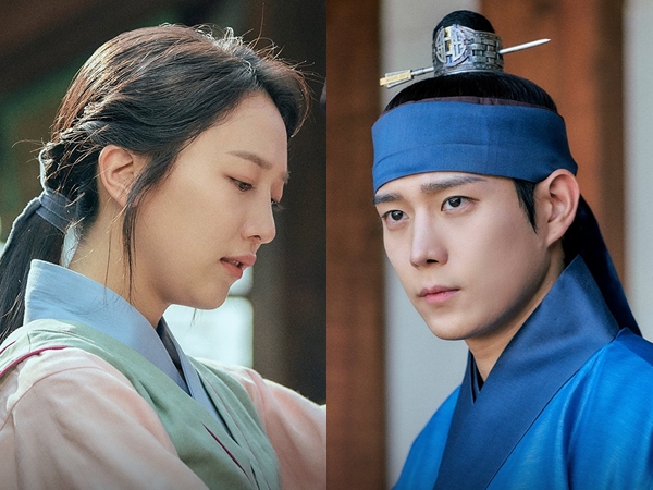 Kim Young Dae dan Pyo Ye Jin Saling Curi Pandang 'Moon in the Day'