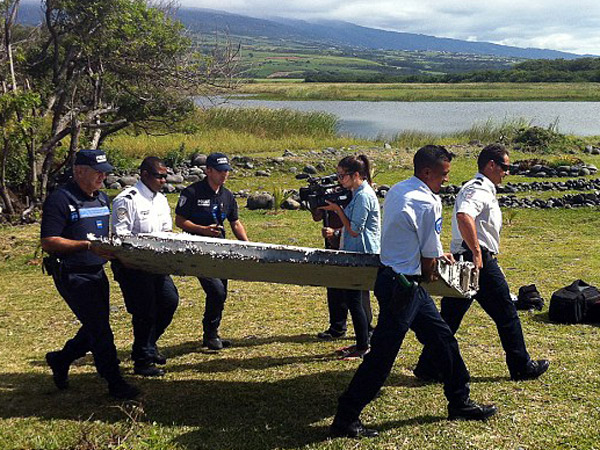 Puing Ditemukan Hangus, Pesawat Malaysia Airlines MH370 Diduga Terbakar Sebelum Hilang?