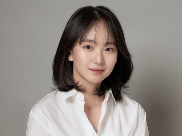 Won Jin Ah Begabung dengan Agensi Lee Jung Jae dan Jung Woo Sung