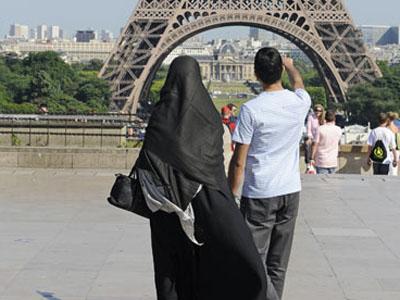 Duh, di Prancis ada Mesjid untuk Kaum Homoseksual!
