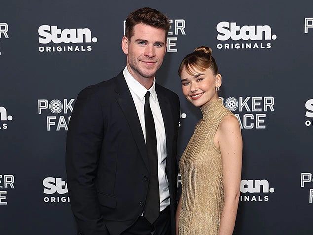 Debut sebagai Pasangan di Red Carpet, Liam Hemsworth Gandeng Gabriella Brooks