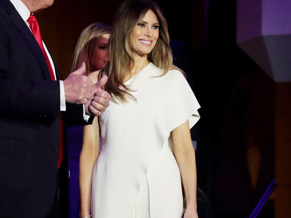 Siap Jadi First Lady, Intip Gaya Fashion Melania Trump di Malam Pemilihan Presiden