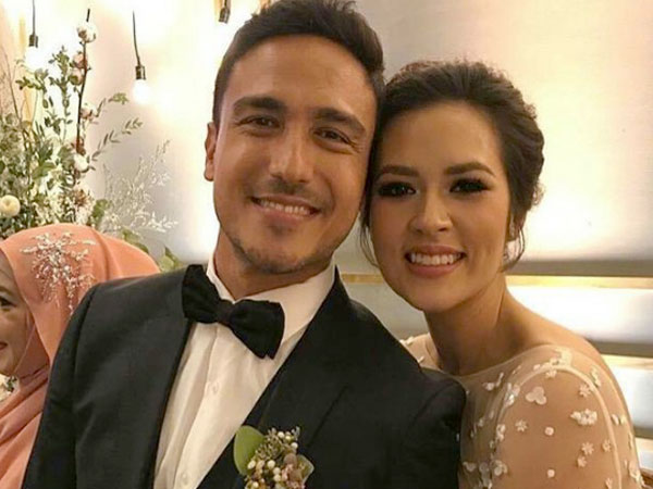 Tengok Detail Cantik Gaun Raisa Saat Berciuman dengan Hamish