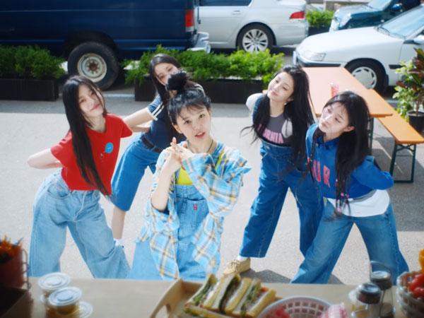 ILLIT Tampilkan Sisi Remaja Ceria dalam MV 'Lucky Girl Syndrome'