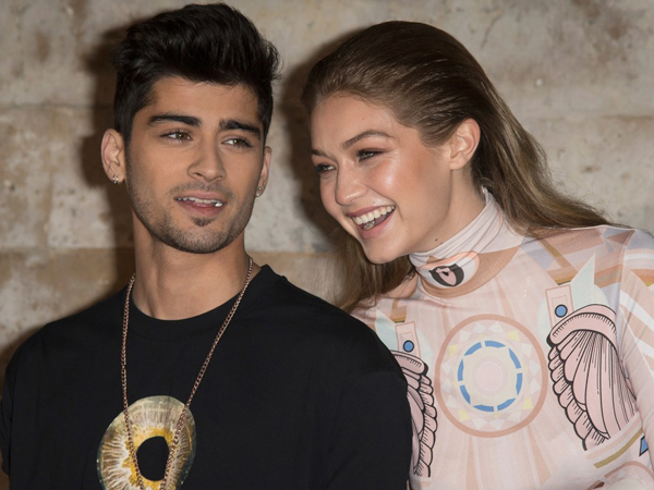 Gigi Hadid dan Zayn Malik Rayakan Anniversary dengan Ciuman Mesra