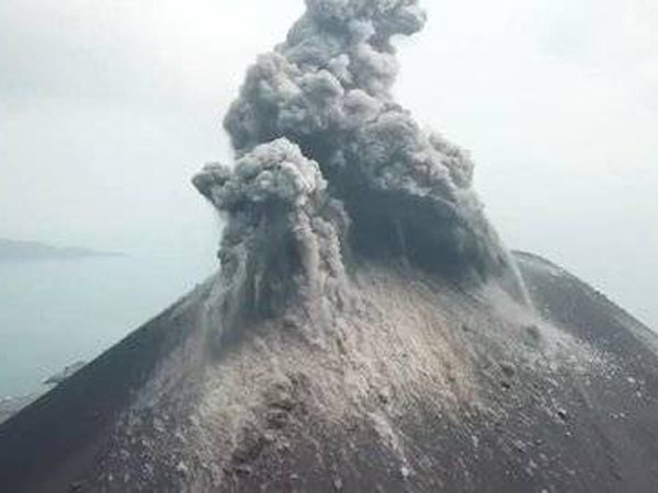 Sempat Disebut Asteroid Lewati Bumi, Ternyata Pos Gunung Gede dan Salak Dengar Suara Keras