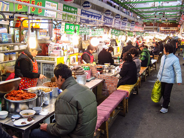 Berwisata Kuliner di Gwangjang Market, Pasar Tradisional Pertama di Seoul