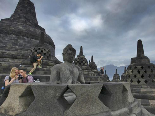 Ancam Kelestarian Borobudur dengan Parkour, ‘Red Bull’ Diprotes Kemdikbud