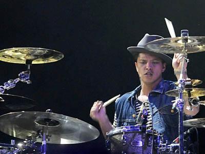 Seperti Apa Aksi Bruno Mars Saat Main Drum?