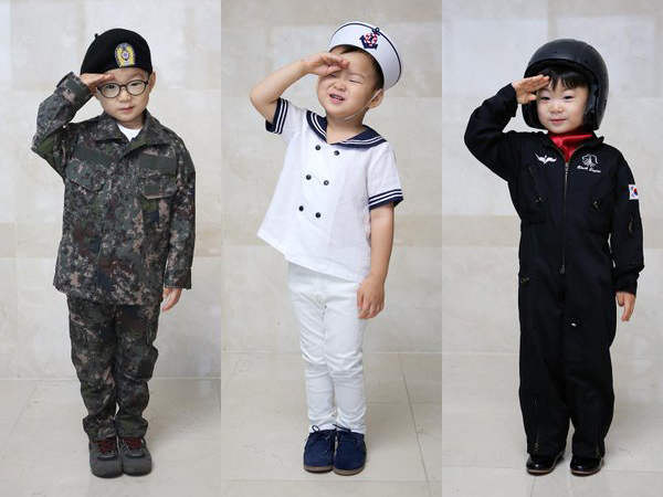 Potong Rambut, Song Triplets Siap Ikut Wajib Militer?