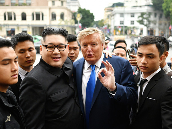 Aksi Kembaran Donald Trump dan Kim Jong Un di Vietnam Kembali Bikin Heboh