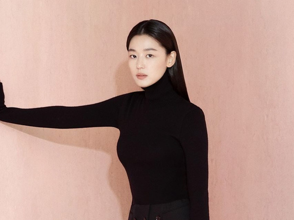 Penampilan Elegan Jun Ji Hyun Sebagai House Global Ambassador Burberry