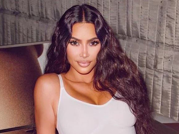 Rilis Pakaian Dalam Khusus Ibu Hamil, Kim Kardashian Dikecam