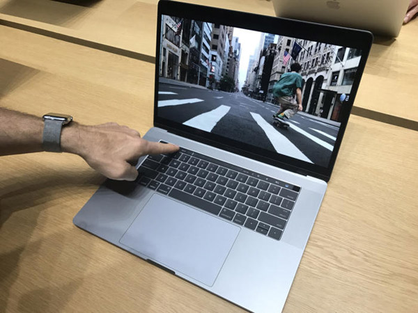 Rilis MacBook Pro Terbaru, Apple Hadirkan Fitur ‘Touch Bar’ di Bagian Atas Keyboard!