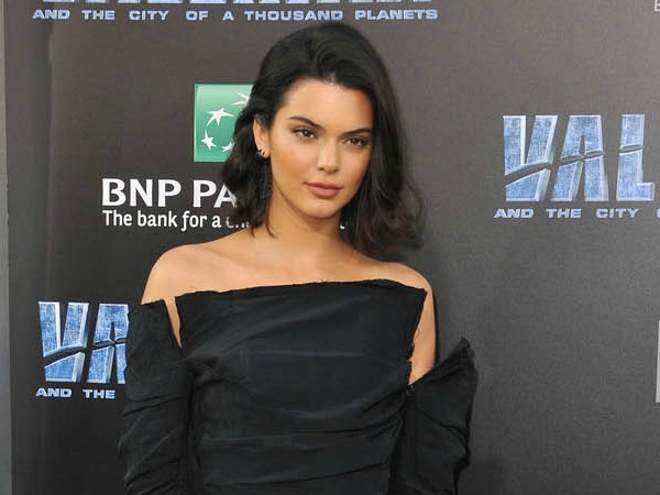 Kendall Jenner Kembali Pamerkan Foto Super Seksi di Media Sosial!