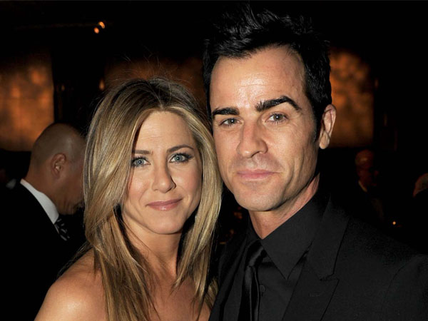 Sebar Undangan Dengan Alasan Pesta Ultah, Jennifer Aniston dan Suami Tipu Para Tamu