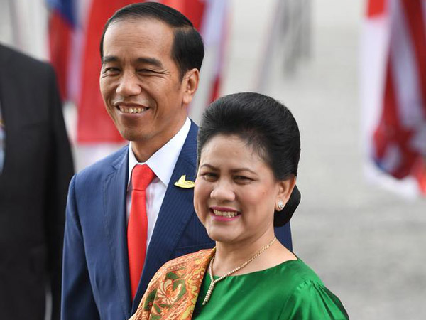 'Curhat' Presiden Jokowi Soal Ibu Iriana yang Tengah Keranjingan Belanja Online