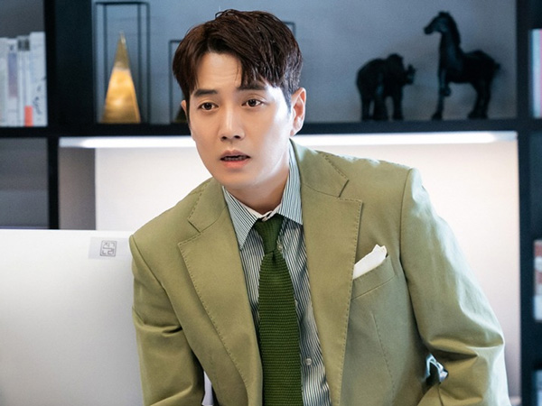 Joo Sang Wook Jadi CEO yang Chill di Drama 'Bo Ra! Deborah'