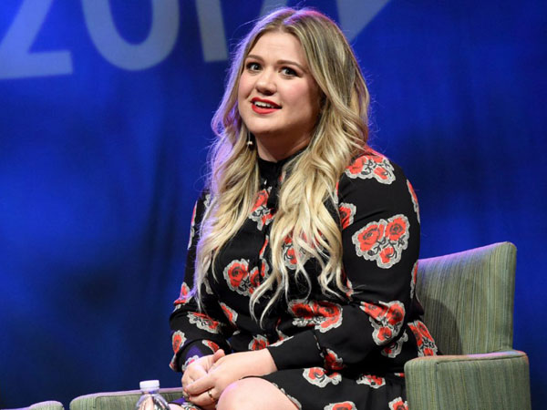 Jebolan Ajang Pencarian Bakat, Apa Alasan Kelly Clarkson Terima Jadi Juri 'The Voice'?