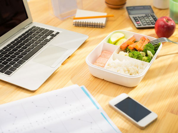 Kenali Makanan-makanan yang 'Dilarang' Dijadikan Menu Bekal Makan Siang