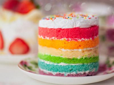 Asal Usul Rainbow Cake yang Begitu Fenomenal