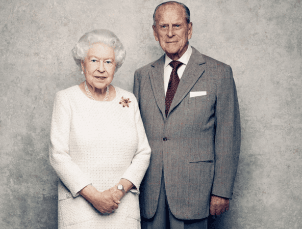 Kerajaan Bagikan Potret Makam Ratu Elizabeth II Bersama Pangeran Philip
