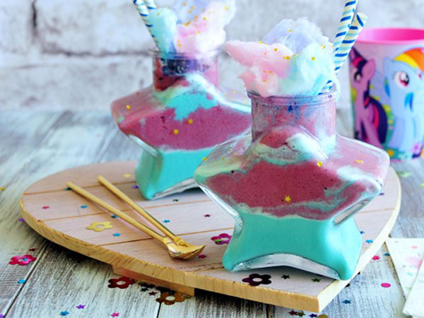 Warnai Harimu dengan Segelas Unicorn Frappucinno yang Menyegarkan Ini!