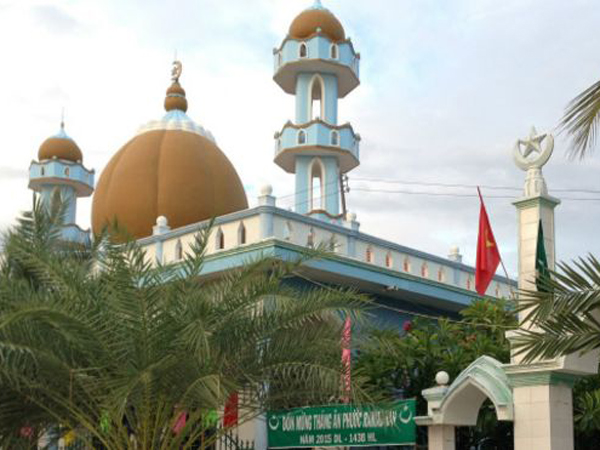 Libur Sebulan Penuh Bersama Muslim Vietnam Selama Ramadhan