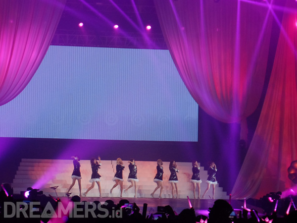 Di Konser ‘Phantasia’ Jakarta, SNSD Ungkap Keinginan Syuting Video Musik di Bali!