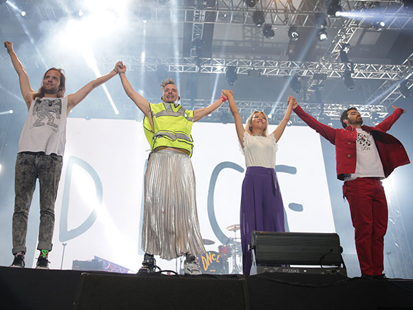 Serunya Penampilan 'Hiperaktif' DNCE di Festival Musik 'Spotify On Stage' Jakarta!