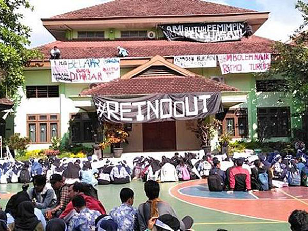 Siswa SMAN 2 Malang Demo Kepsek Habis yang Ucap 'Anak Setan' hingga Halangi Ibadah