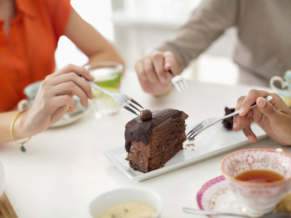 Membuat Bahagia dan Alasan Sehat Lainnya Kita Perlu Menyantap Dessert