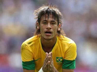 Ingin Sukses, Neymar Harus Imbangi Messi