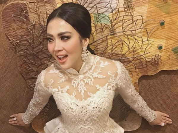 Lebaran Tahun Ini Syahrini Ajak 25 Anggota Keluarga Liburan Ke Luar Negeri