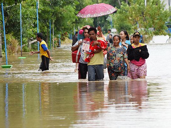 Sering Terkena Air Banjir? Ini Penyakit Kulit yang Dapat Mengintai Serta Cara Mencegahnya