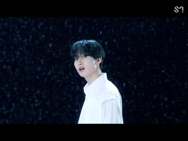 Eunhyuk Bertemu Dirinya yang Masih Kecil di MV 'Be'