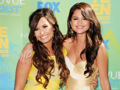 Demi Lovato Jadi Pendukung Terbesar Selena Gomez Masuk Panti Rehabilitasi