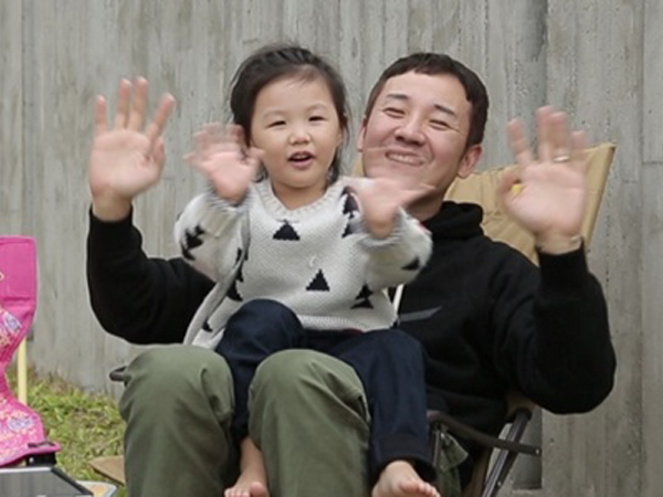 Uhm Tae Woong dan Uhm Ji On Berikan Perpisahan yang Menyentuh di 'Superman Returns'