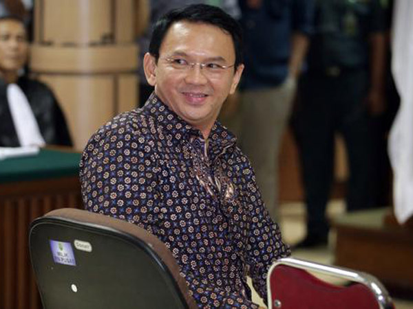 Terharu, Ahok Bantu Pria Ini Lamar Kekasihnya dari Dalam Tahanan Mako Brimob