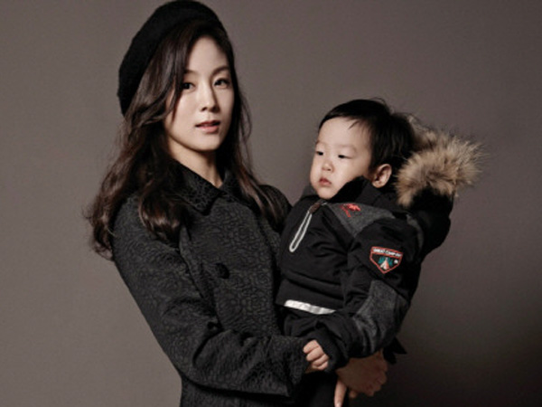 Ikut Nge-fans, Istri dan Anak Lee Hwi Jae Pamer Foto Bareng Song Joong Ki!