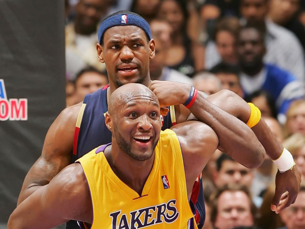 LeBron James Berikan Dukungan Moril untuk Mantan Pebasket Lamar Odom