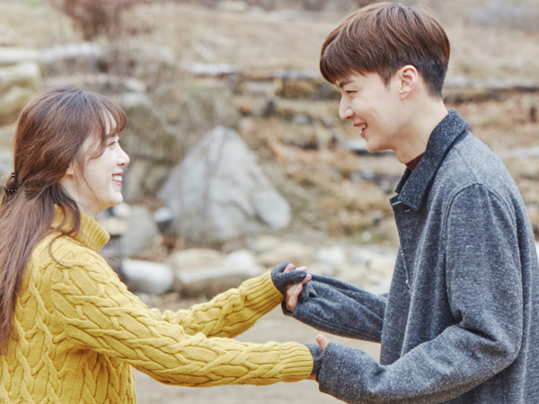 Romantic Goals! Goo Hye Sun Hadiahi Aegyo Hingga Ciuman Agar Ahn Jae Hyun Lakukan Ini