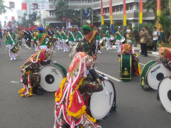 Kemeriahan Pawai Seni di Bandung Saat Peringati Hari Kelahiran Pancasila