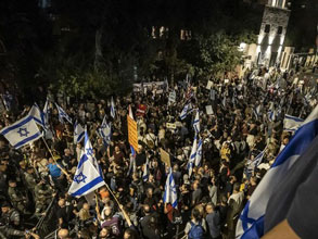 Massa Israel Kepung Rumah Netanyahu Hingga Hamas Bebaskan Sandera: Dia Bencana Bagi Kami